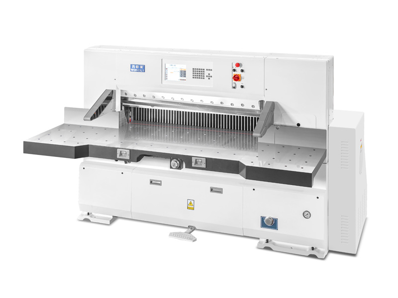 Application of high speed booklet paper cutting machine